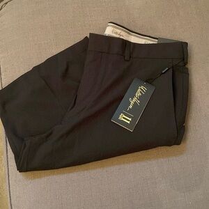 Men’s black golf shorts